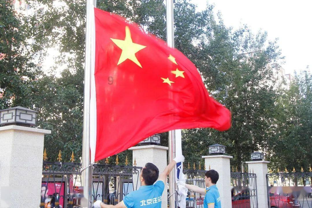 别人评论你钱不凸后不翘怎么高情商回复？游戏画面
